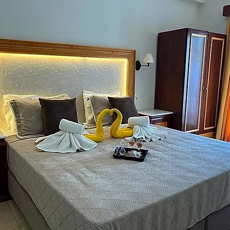 Karidis 3* Kamári